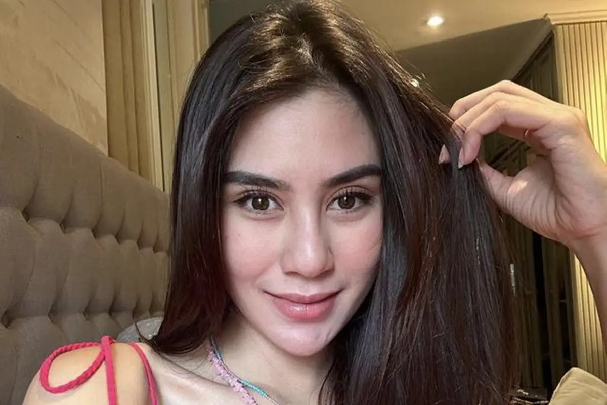Disebut Oplas Bagian Hidung, Ini Potret Syahnaz Sadiqah Tanpa Makeup yang Memesona