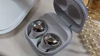 Galaxy Buds Pro (Liputan6.com/ Yuslianson)