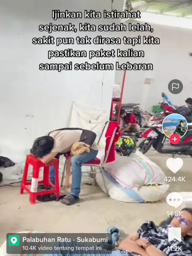 Kebanjiran Paket Jelang Lebaran, Ini 8 Potret Kurir yang Kewalahan Antar Barang