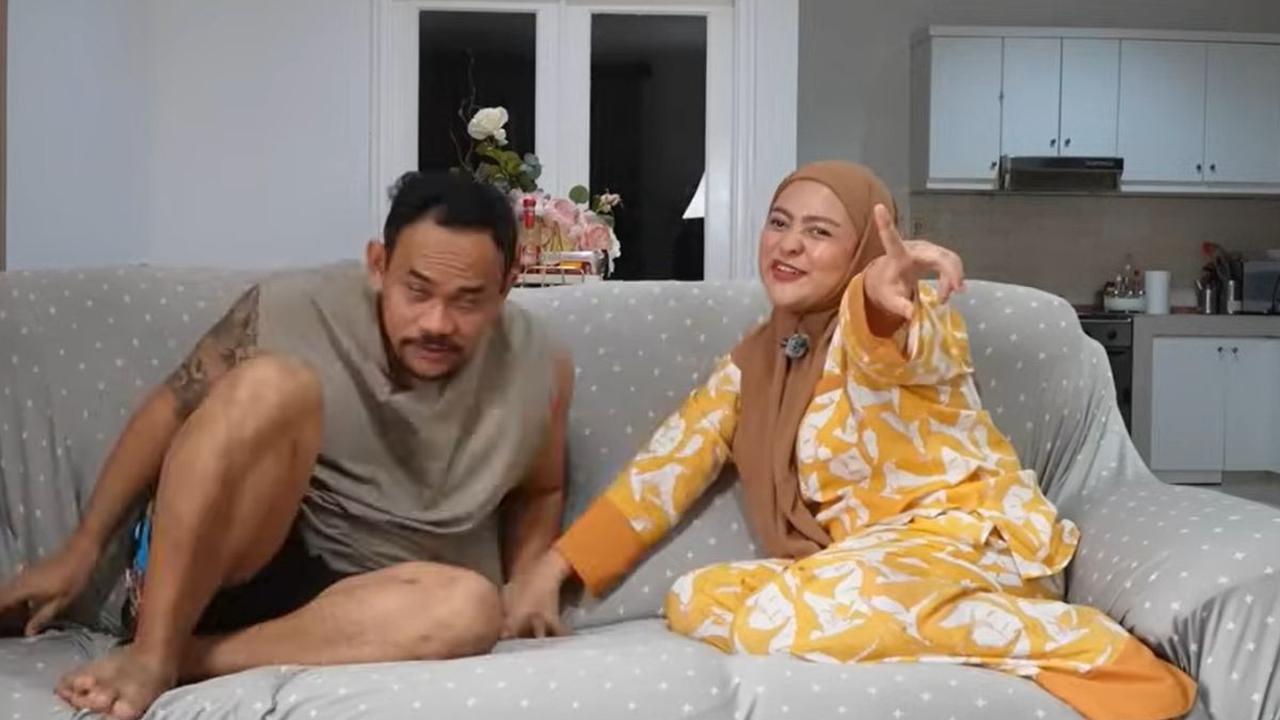 Silvy pun memberikan pembelaan. Hal serupa jika kerap dilakukan sang suami. Menurutnya, itu merupakan hal yang manusiawi.<br>