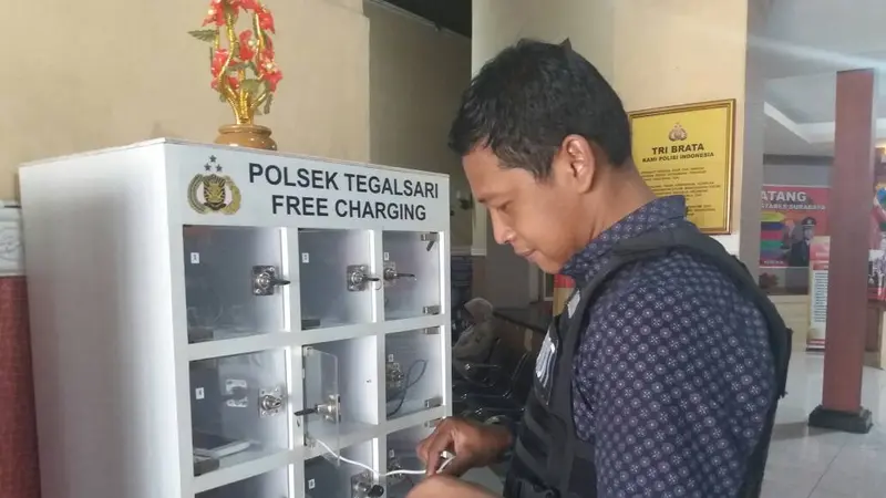 Solusi Polsek Tegalsari bagi Warga yang Butuh Isi Baterai Ponsel