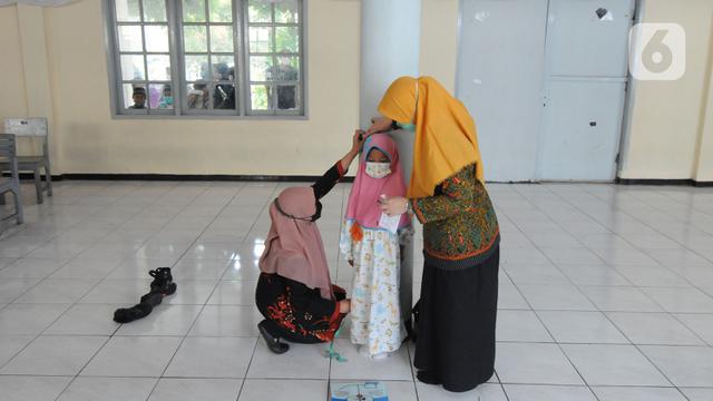 Ekspresi Anak-Anak Saat Kegiatan Bulan Imunisasi Anak Sekolah