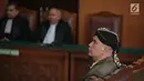 Terdakwa Ahmad Dhani saat menjalani sidang lanjutan atas kasus ujaran kebencian di Pengadilan Negeri Jakarta Selatan, Senin (19/11). Sidang ditunda lantaran pihak jaksa penuntut umum belum selesai menyusun draf penuntutan. (Liputan6.com/Faizal Fanani)