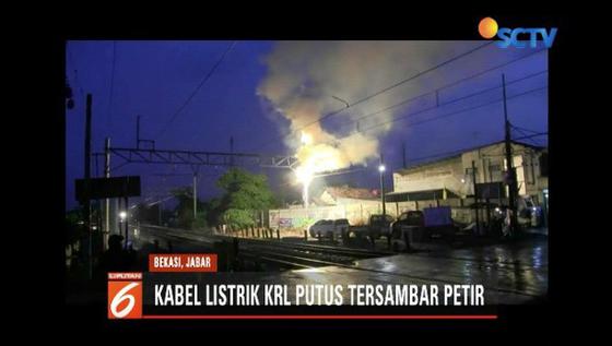 Kabel Listrik KRL Bekasi Putus Tersambar Petir
