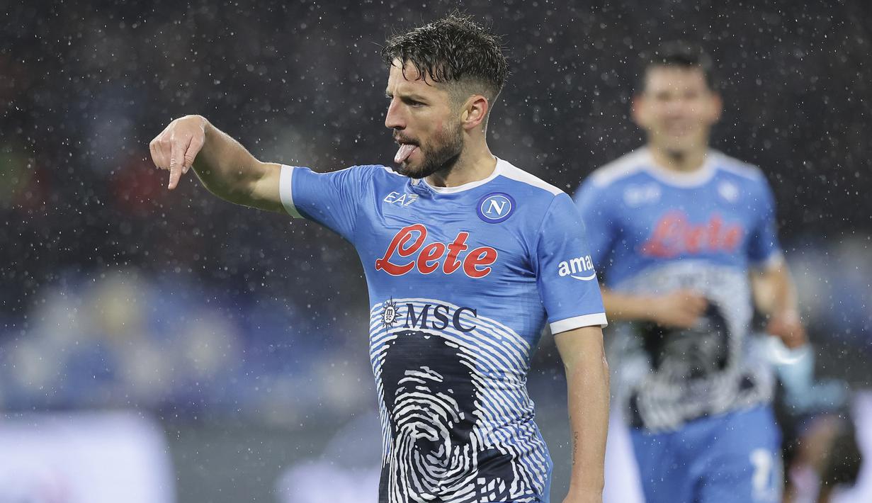 Dries Mertens mencetak brace pada menit ke-10 dan menit ke-29. (LaPresse via AP/Alessandro Garofalo)