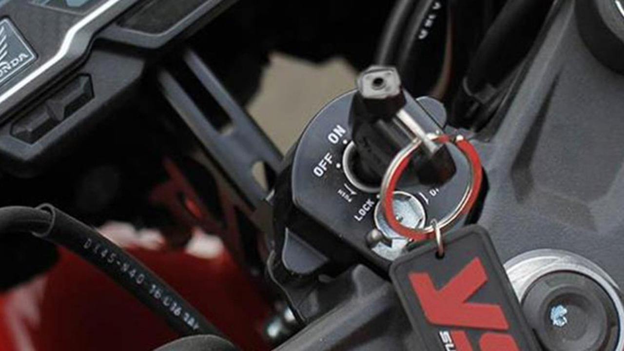 Kunci Motor Terjebak? Kenali Penyebabnya dan Cara Mengatasinya