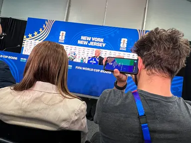 Cerita menarik didapatkan jurnalis KLY Sports, Hery Kurniawan saat konferensi pers menjelang laga Grup I antara Prancis melawan Senegal, Senin (16/06/2026) waktu setempat. (Bola.com/Hery Kurniawan/Adv/Powerade)