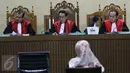Para Hakim menyimak saat sidang perdana Ratu Atut Chosiyah berlangsung di Pengadilan Tipikor, Jakarta, Rabu (8/3). Sidang tersebut beragendakan pembacaan dakwaan. (Liputan6.com/Helmi Afandi)