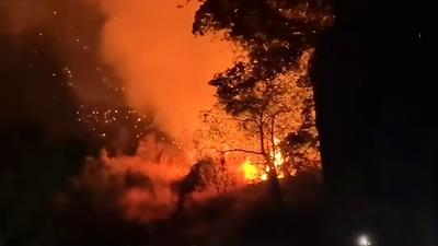 Ratusan Pendaki Terjebak Kebakaran Hutan Gunung Bulu Saukang