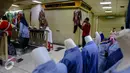 Sejumlah pengunjung saat mengunjungi Pasar Tanah Abang Blok C, Jakarta, Selasa, (22/7/2015). Usai liburan lebaran Pasar Tanah Abang akan normal kembali pada 27 Juli mendatang. (Liputan6.com/Faizal Fanani)