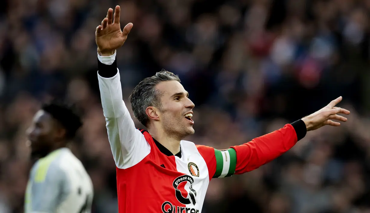 1. Robin Van Persie - Pemain asal Belanda ini pernah menjadi salah satu striker paling tajam di dunia. Mantan pemain Arsenal itu memutuskan pensiun di usia 35 tahun usai kembali ke klub yang membesarkan namanya, Feyenoord. (AFP/Olaf Kraak)