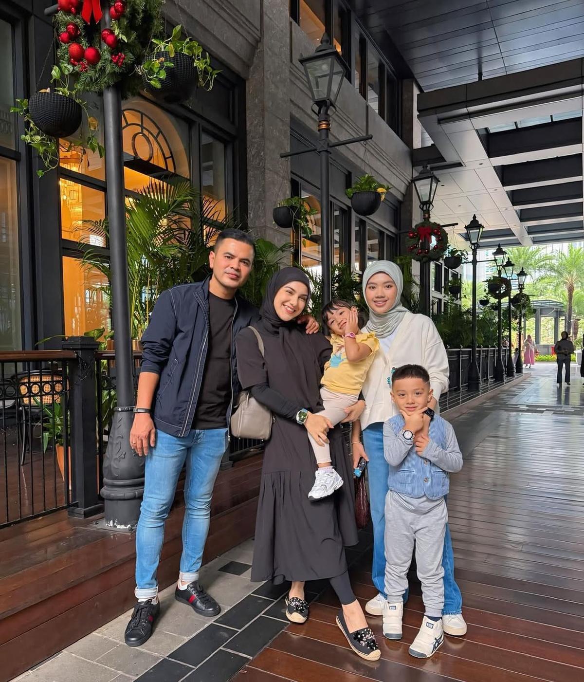 Potret Irish Bella dengan Dua Putri Sambungnya, Punya Panggilan Kesayangan hingga Jadi Teman Curhat