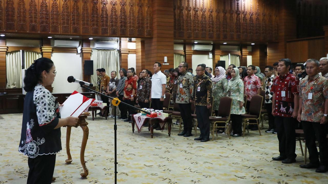 Wali Kota Semarang Agustina melantik 126 pejabat eselon III dan IV