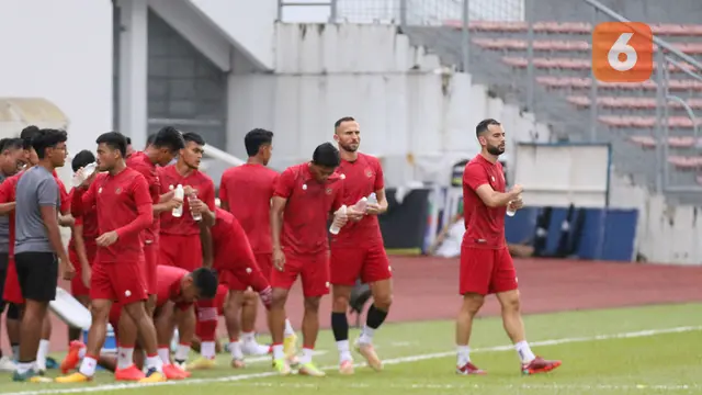 Latihan Timnas Indonesia di KLFA Stadium