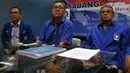 Ketua Umum Partai Amanat Nasional (PAN) Zulkifli Hasan saat menggelar jumpa pers di Kantor DPP PAN, Jakarta,  (20/5). Konferensi pers tersebut terkait persiapan rakernas PAN dan isu terkini soal partai politik. (Liputan6.com/JohanTallo)