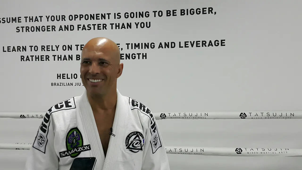 Legenda UFC, Royce Gracie saat menghadiri acara peluncuran Tatsujin MMA