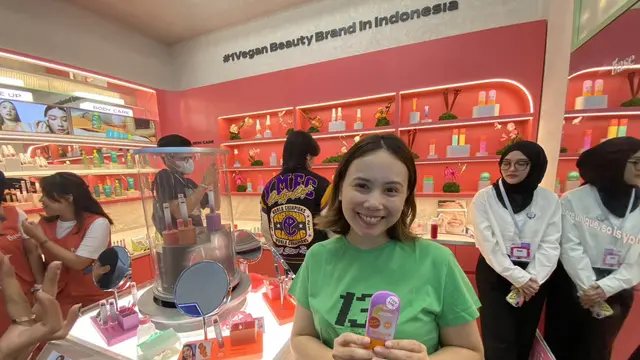 Yaumi Fauziah Sugiharta, Co-Founder, CEO of BASE