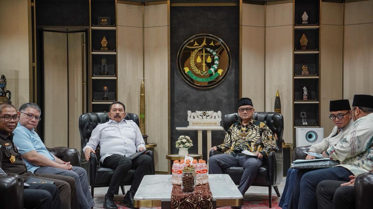 Menteri Haji dan Umroh Temui Jaksa Agung