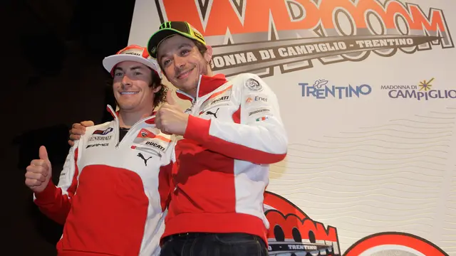 Valentino Rossi dan Nicky Hayden