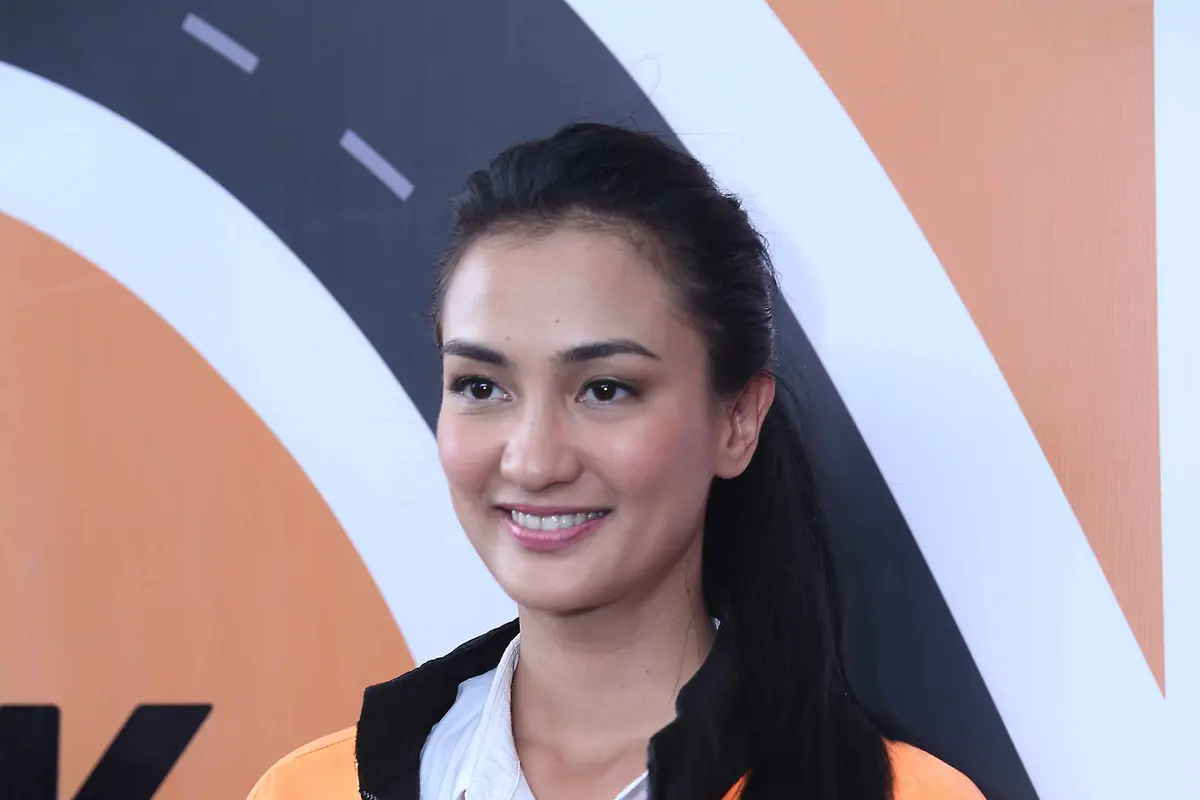 Atiqah Hasiholan