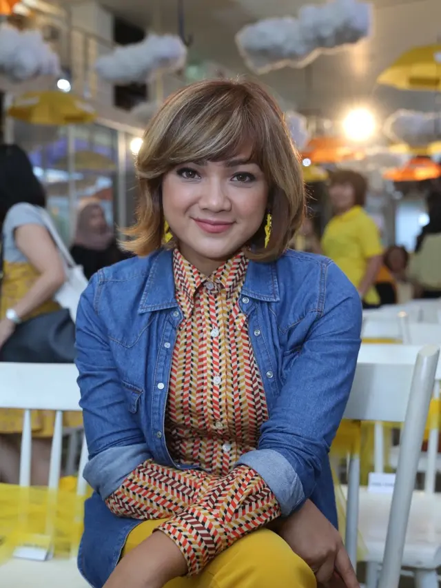[Fimela] Nirina Zubir