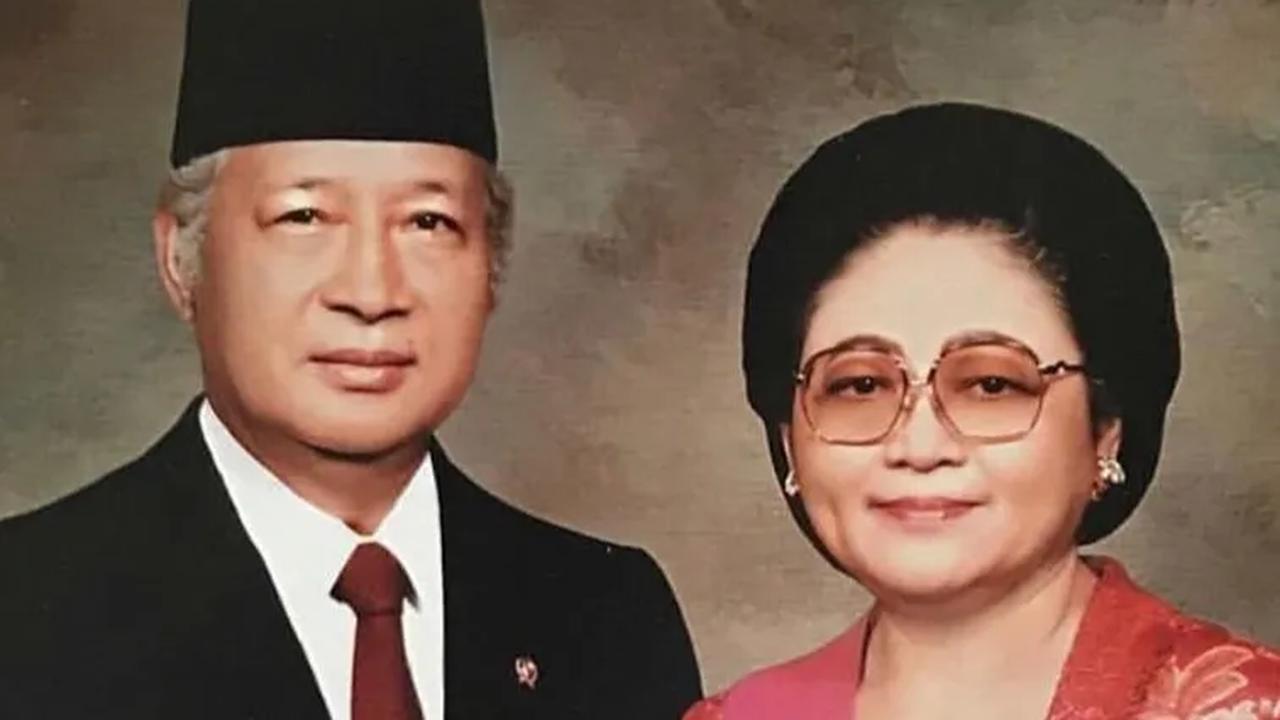 Apalagi sang ayah, Soeharto, memiliki karier moncer di dunia militer maupun politik. Soeharto juga menjadi satu-satunya Presiden Indonesia yang berkuasa paling lama yaitu sekitar 32 tahun. <br>