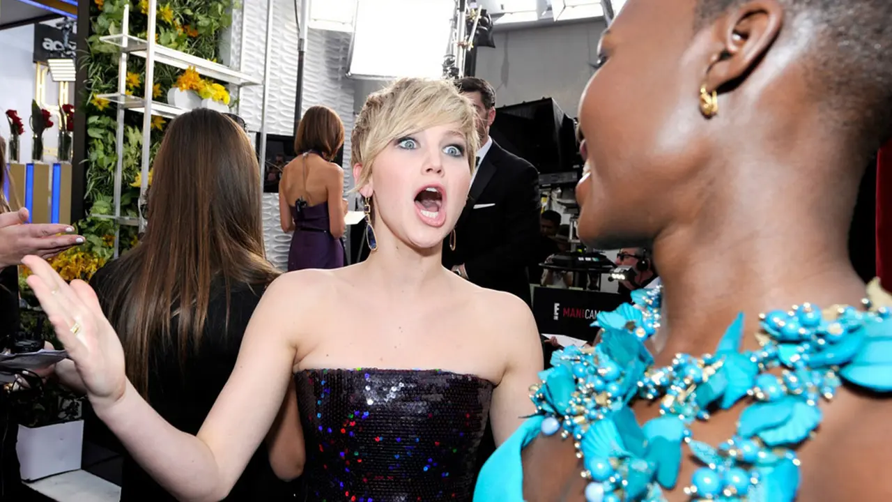 Jennifer Lawrence Bantah Pura-pura Jatuh di Oscar 2014