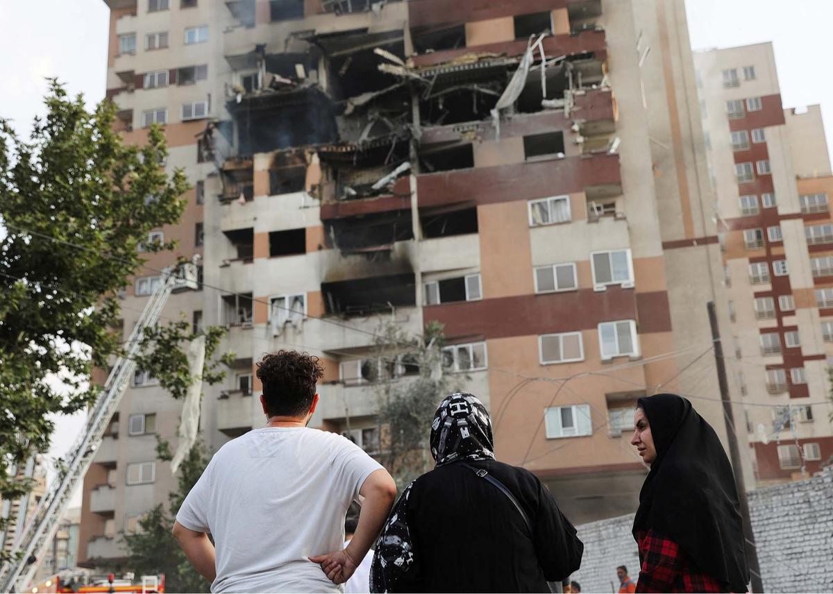 FOTO: Kerusakan Bangunan Paska Serangan Israel di Teheran