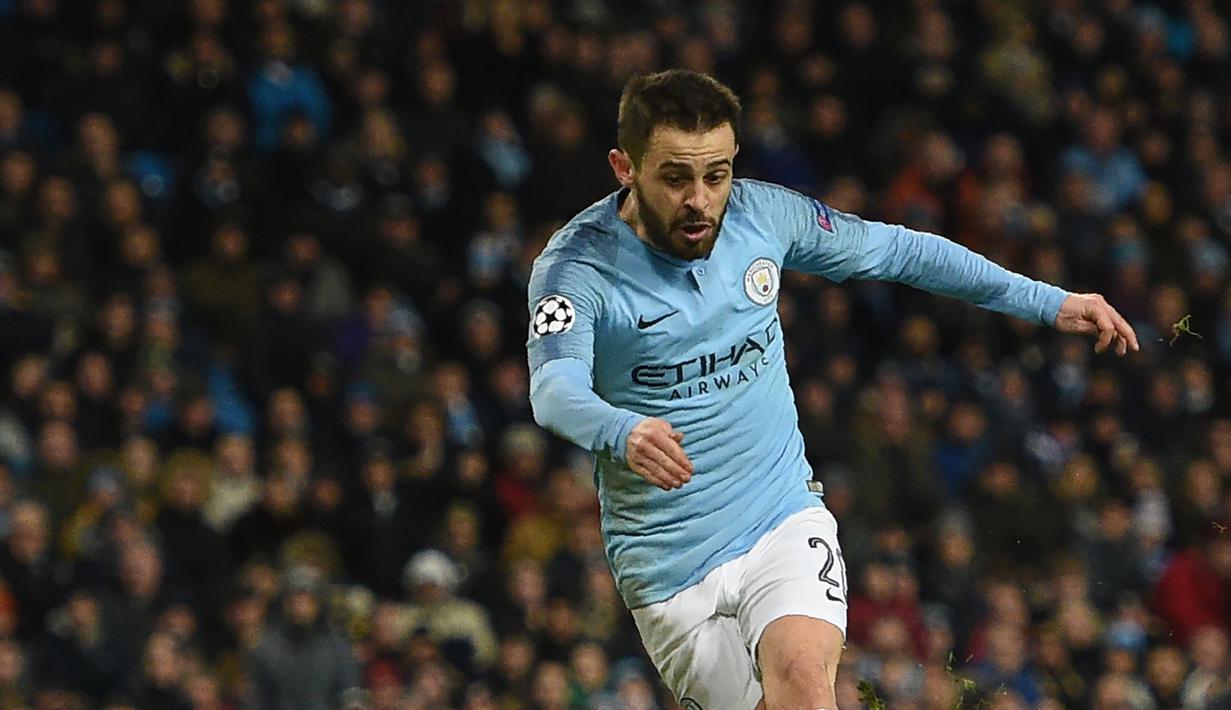 5. Bernardo Silva (Manchester City) - Pemain sayap asal Portugal ini menjadi tumpuan dan motor serangan Manchester City di sektor kanan. Bernardo Silva tercatat telah menyumbangkan 19 gol dan 20 assist untuk Manchester City di Liga Inggris. (AFP/Oli Scarff)