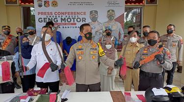 Sembilan anggota geng motor ditangkap polisi, di Banyumas, Jawa Tengah. (Foto: Liputan6.com/Rudal Afgani Dirgantara)
