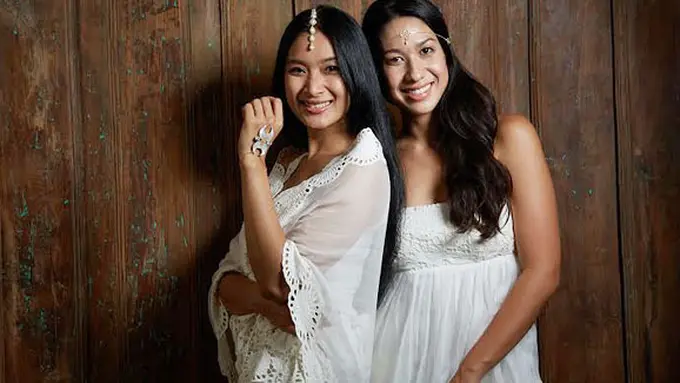 Happy Salma dan Dewa Sri Luce Rusna | Foto: dok. Happy Salma