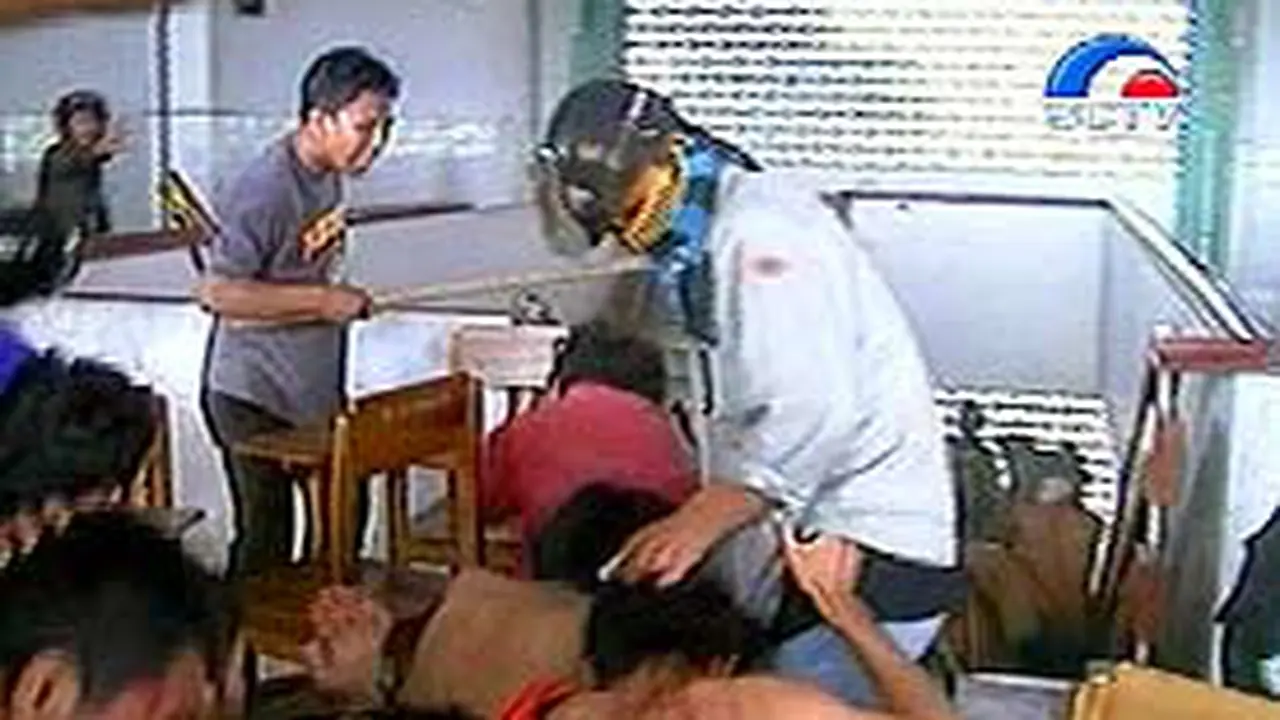 010504cBreak_Bentrok.jpg