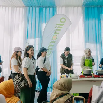 Agenda ini diikuti oleh komunitas perempuan pesisir di Muara Angke.