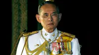 Raja Thailand Bhumibol Adulyadej (sumber:etcanada)