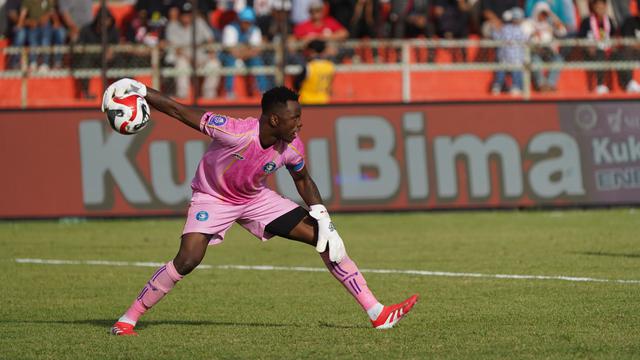 Kiper PSBS Biak asal Angola, Kadu