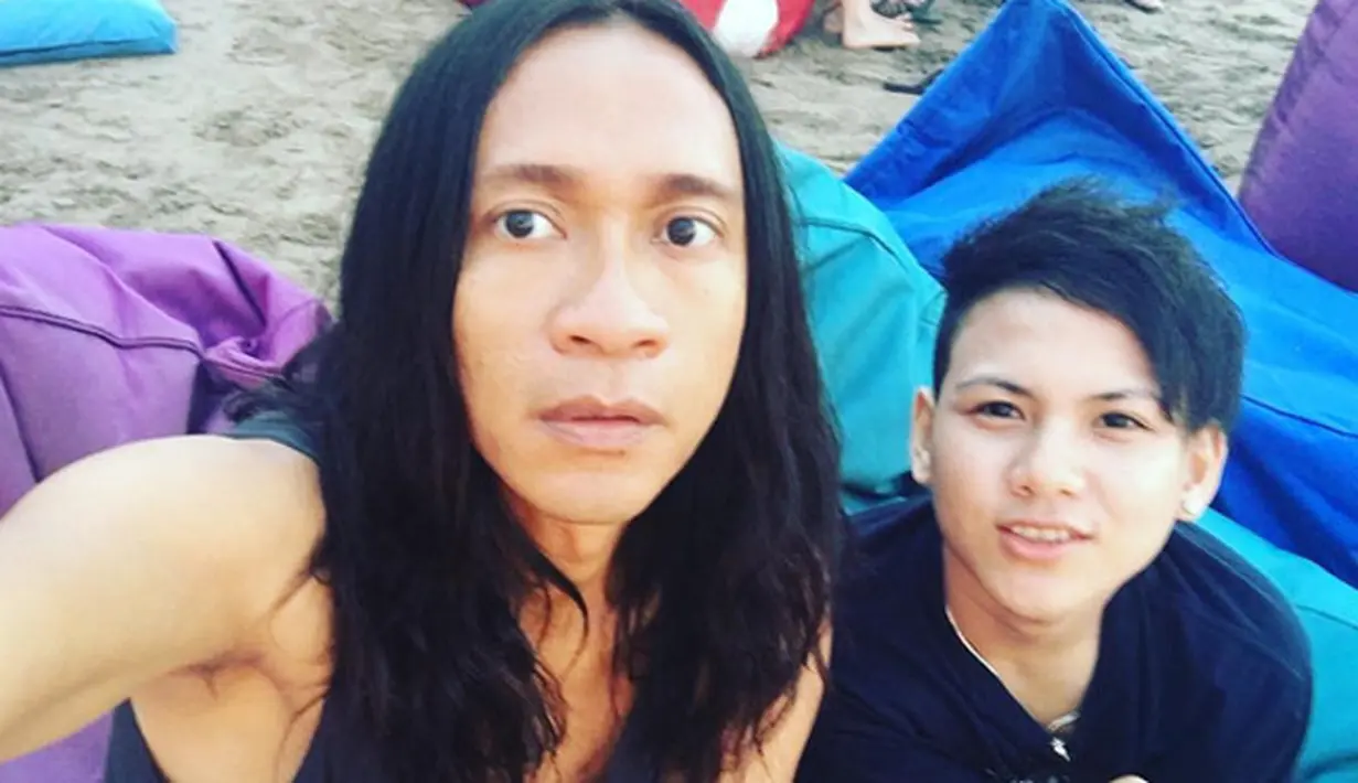 Berbagai upaya Evelyn dalam mempertahankan rumah tangga. Tapi berbeda dengan sang suami, Aming yang ngotot untuk menyudahi rumah tangganya. Setelah melalui kesepakatan, pasangan ini akhirnya resmi bercerai. (Instagram/ev0124)