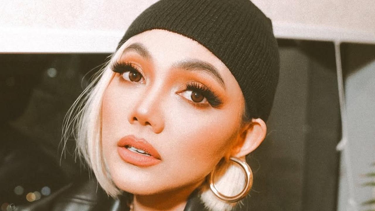 Bagai Pinang Dibelah 2, Gaya Rina Nose Impersonate Agenz Mo Mirip Banget Sampai Netizen Terkecoh