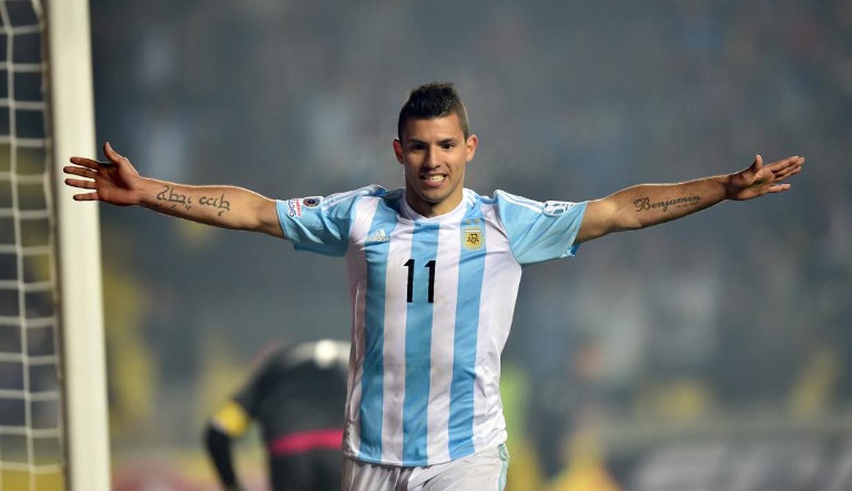 Ekspresi Sergio Aguero setelah mencetak gol. (AFP PHOTO/YURI CORTEZ)