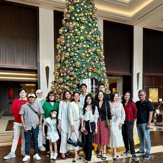 6 Potret Puteri Modiyanti 'Anak' Tommy Soeharto Bareng Keluarga Sandy Harun