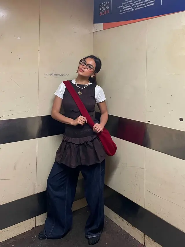 Eva Celia Hadirkan Gaya 80s-90s dengan Sentuhan Kekinian (Instagram/@evacelia)