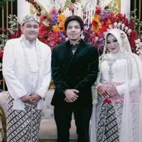 Potret Atta Halilintar jadi Pernikahan Timnya (credit: https://www.instagram.com/attahalilintar/).