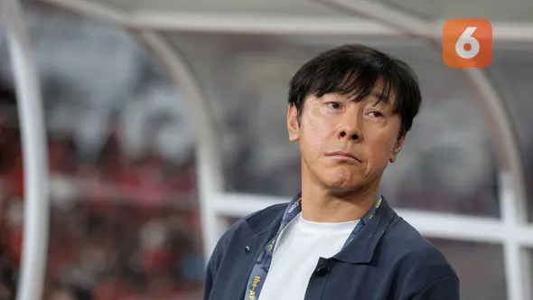 <p>Pelatih Timnas Indonesia, Shin Tae-yong jelang laga Grup F kualifikasi Piala Dunia 2026 Zona Asia menghadapi Vietnam di Stadion Utama Gelora Bung Karno (SUGBK), Senayan, Jakarta, Kamis (21/3/2024). (Bola.com/Bagaskara Lazuardi)</p>
