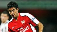 Striker Arsenal Carlos Vela berlaag di ajang Carling Cup melawan West Brom di London, 22 September 2009. AFP PHOTO/GLYN KIRK