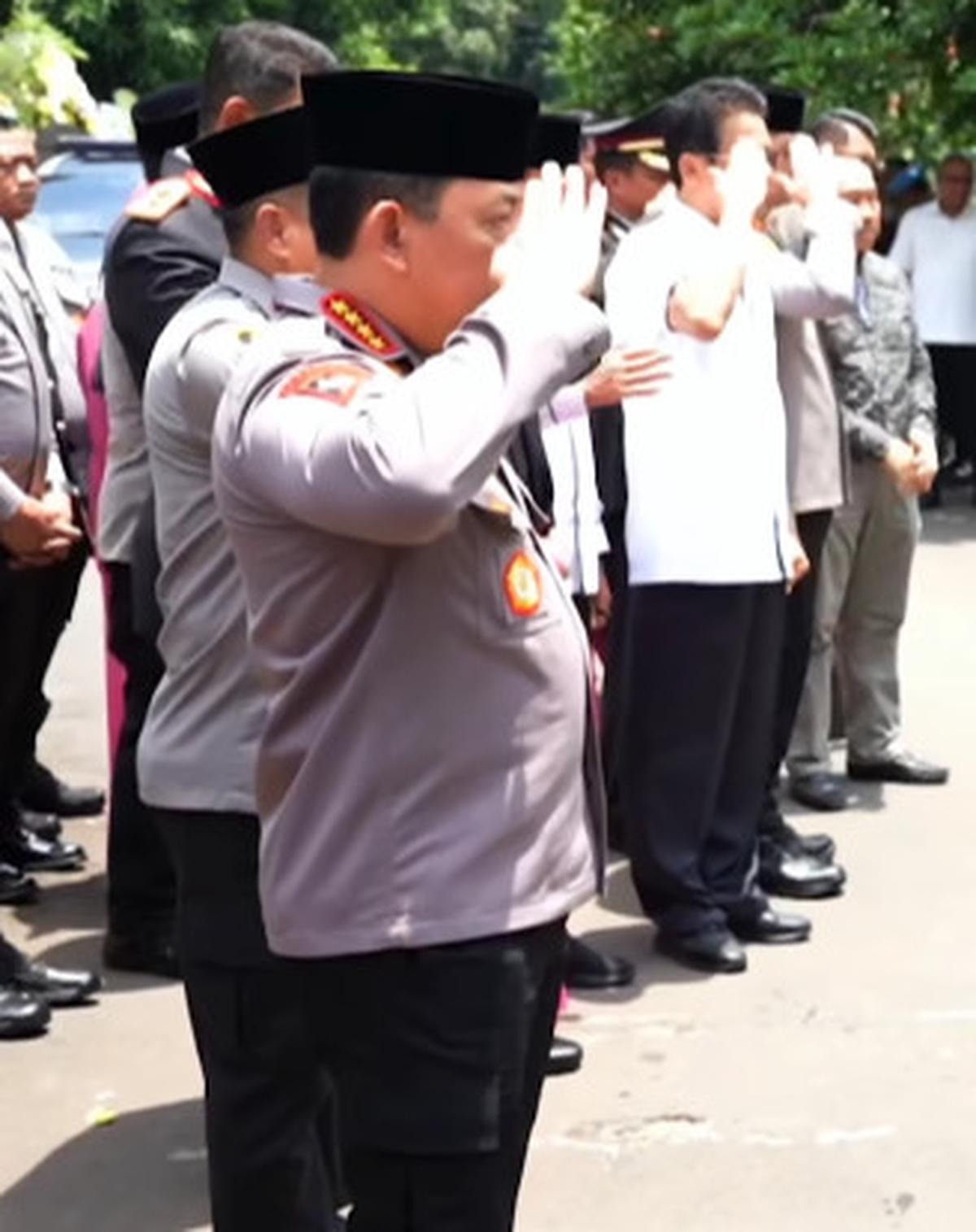 Kapolri Berikan Penghormatan Terakhir Kepada Jenazah Kapolres Boyolali
