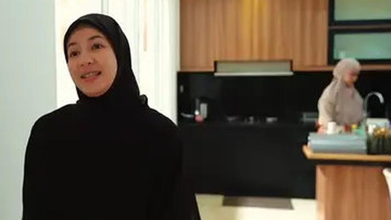 Potret Dapur Rumah Baru Natasha Rizky, Kombinasi Warnanya Beri Kesan Elegan