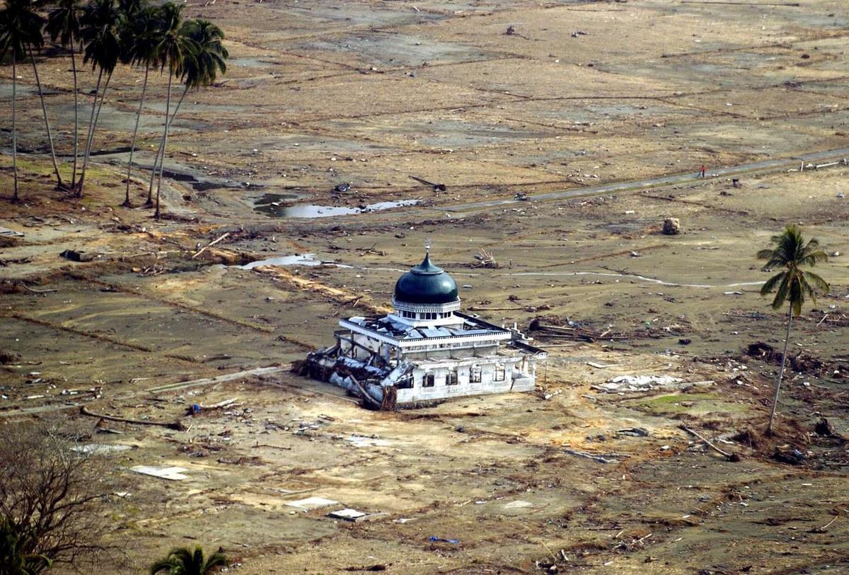 Potret Pilu Kehancuran Akibat Tsunami Aceh 20 Tahun Lalu