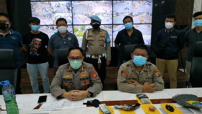 Diduga Hendak Ikut Demo Tolak PPKM di Bandung, Pemuda Bawa Senpi Rakitan Ditangkap - Vimarsana News
