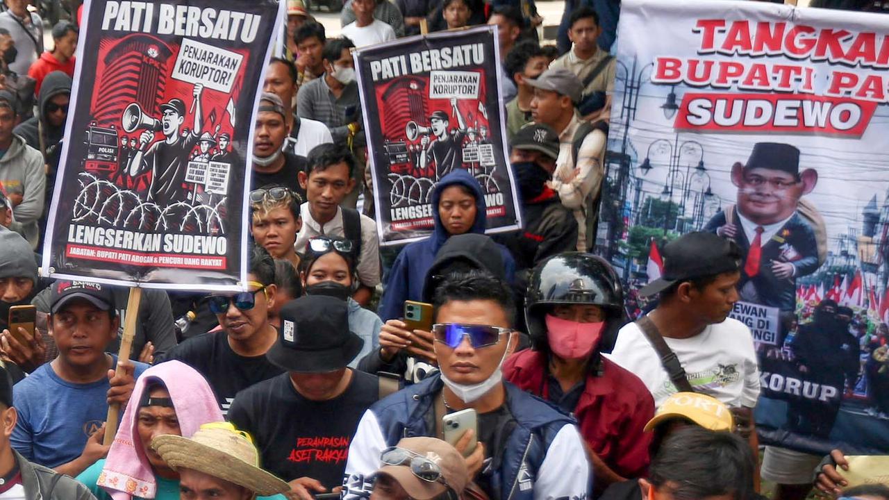 FOTO: Warga Pati Geruduk KPK, Tagih Status Hukum Bupati Pati Sudewo