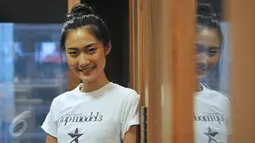 Ayu Gani menjadi kontestan asal Indonesia yang pertama kali berhasil menyandang gelar Asia’s Next Top Model di cycle 3 kompetisi itu. Foto diambil pada 19 Juni 2015. (Liputan6.com/Herman Zakharia)