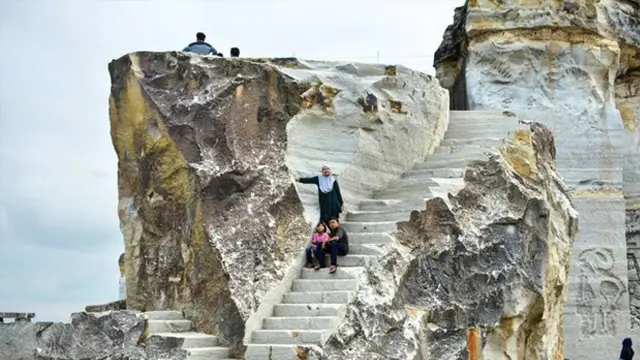 Tebing Breksi Jadi Tempat Wisata Kekinian di Jogjakarta